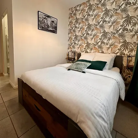 110 - Forest Lewarde